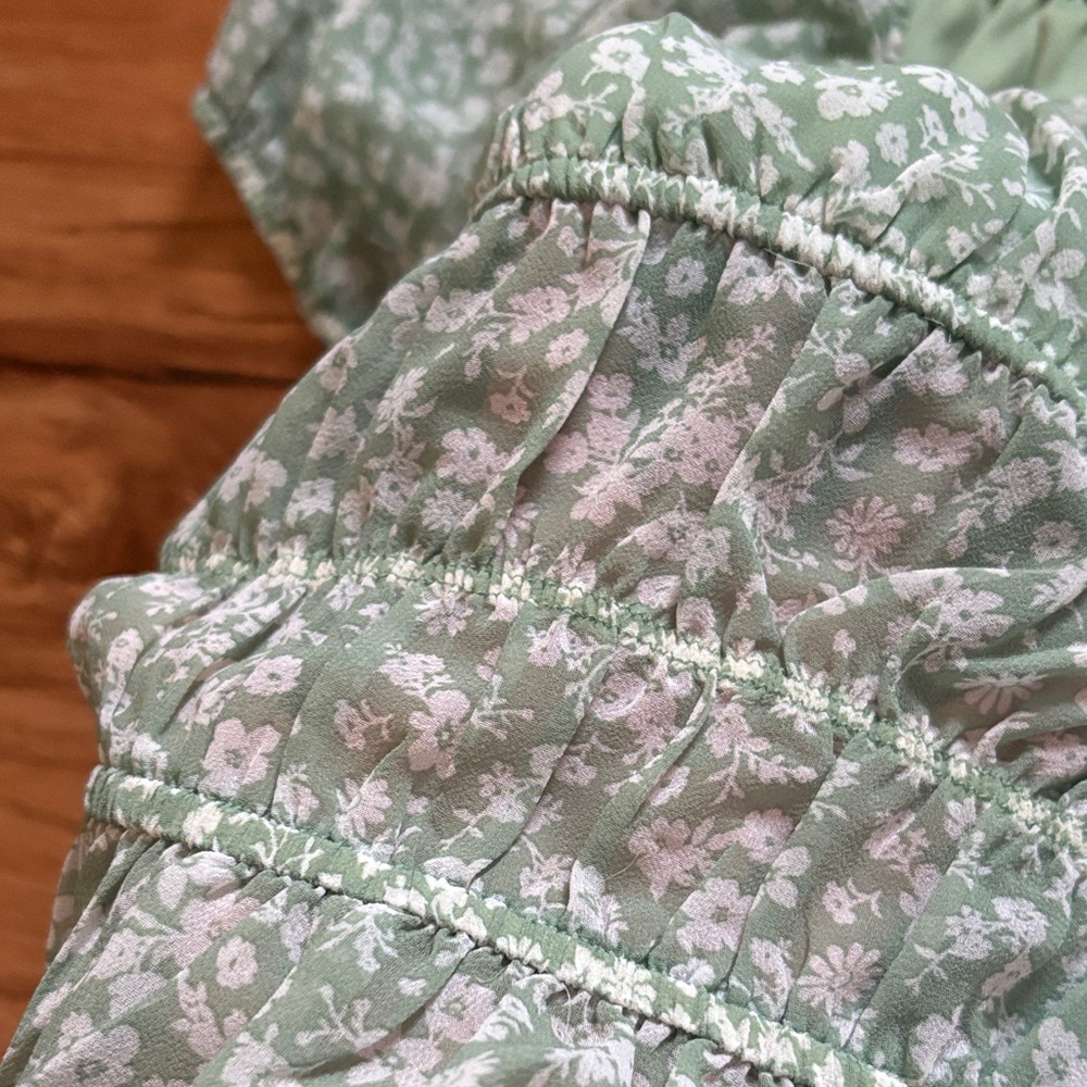 Francesca’s NWT floral top - Picture 5 of 8